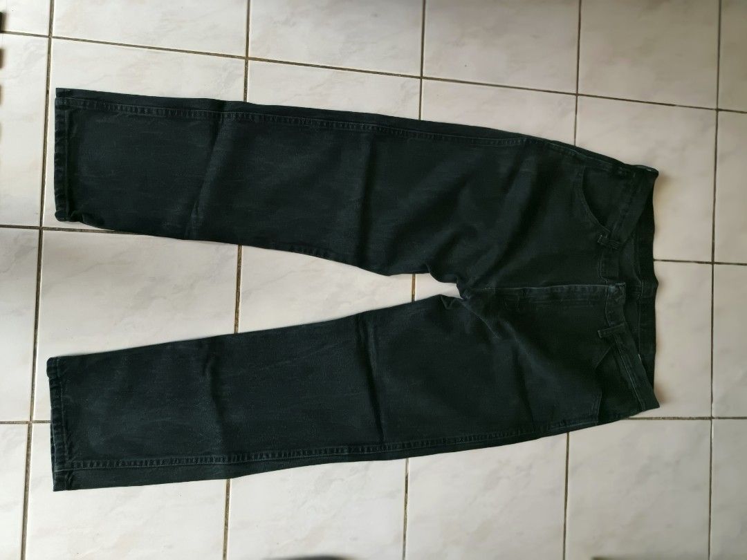 Black denim jeans size 38 x 30 (Category: Jeans) located in Manila. Submitted by searchn (Listing ID 1466401633, Image 1). Description: - Color: Washed Black - Fit: Straight leg - Size: 38" Waist / 30" Inseam - Material: 100% Cotton - Design: Classic 5-pocket with belt loops - Style Number: 87619CB - Condition: Clean, solid everyday wear.