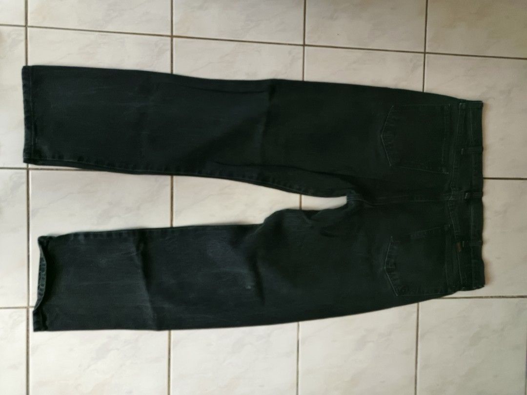 Black denim jeans size 38 x 30 (Category: Jeans) located in Manila. Submitted by searchn (Listing ID 1466401633, Image 2). Description: - Color: Washed Black - Fit: Straight leg - Size: 38" Waist / 30" Inseam - Material: 100% Cotton - Design: Classic 5-pocket with belt loops - Style Number: 87619CB - Condition: Clean, solid everyday wear.
