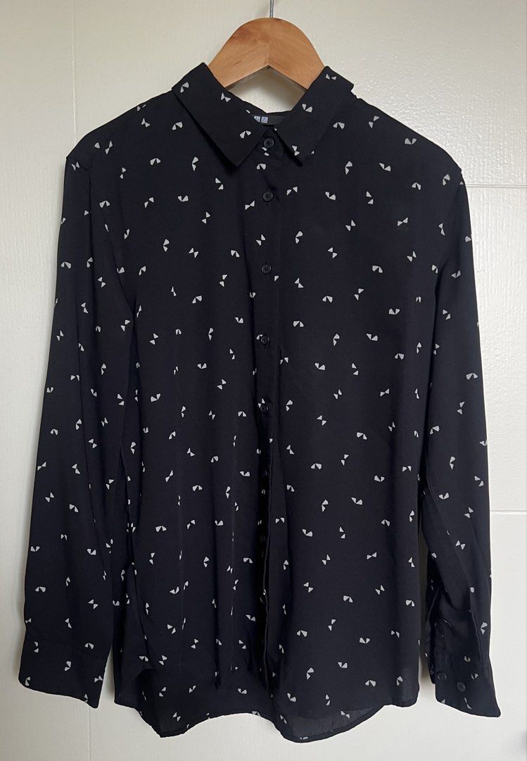 Black Geometric Print Long Sleeve Button Down Shirt (Category: Longsleeves) located in Pasig City. Submitted by jsyrgt (Listing ID 1466415983, Image 1). Description: Condition: 10/10 76% Rayon 24% Polyester Color: Black with white geometric print MOP: MariBank QR RFS: wardrobe update *Actual color may vary slightly due to lighting and screen settings .