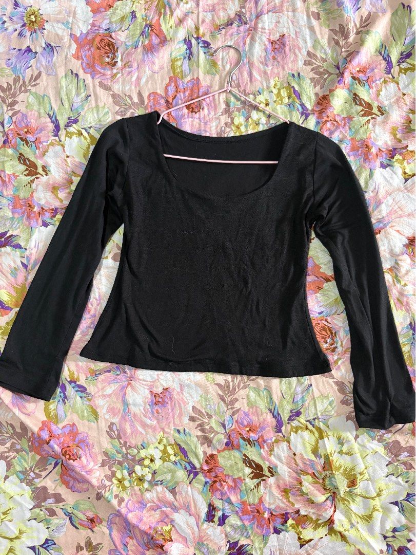 Black Long Sleeve Scoop Neck Top (Category: Longsleeves) located in Paranaque City. Submitted by delikaite (Listing ID 1466415960, Image 1). Description: - Color: Classic black - Style: Long sleeve top with a flattering scoop neckline - Material: Soft and stretchy fabric for all-day comfort - Versatility: Easy to mix and match with any outfit - Condition: Clean, well-maintained, and ready to wear.