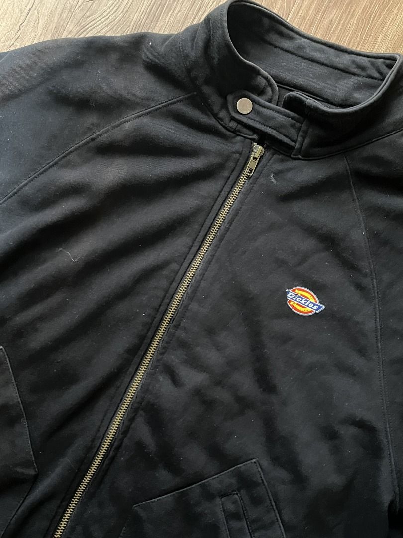 Black Oversized Jacket (Category: Coats, Jackets and Outerwear) located in Quezon City. Submitted by pinkvanilla.milfshake (Listing ID 1466548285, Image 2). Description: Thick Bought from Baguio Ukay-ukay Can fit Large to XL.