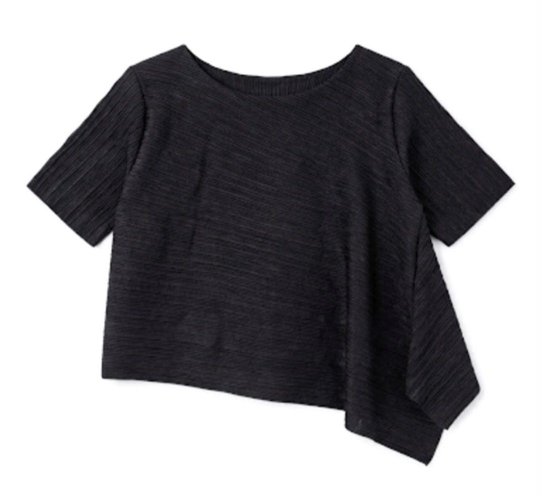 Black Pleated Asymmetrical Top (Category: Blouses) located in Donsol. Submitted by saksthriftavenuebyluckymaria8 (Listing ID 1466356057, Image 2). Description: - Color: Black - Set includes: Short sleeve top with asymmetrical draped hem and round neckline + matching pleated cropped wide-leg pants - Material: Lightweight fabric with all-over fine pleats - Fit: Relaxed fit for maximum comfort - Versatility: Wear together as a set or style separatel