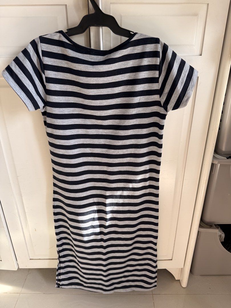 Black Sheep Stripe Fitted Dress size M (Category: Dresses) located in Mandaluyong City. Submitted by ohayouclub (Listing ID 1466403489, Image 2). Description: - Brand: Black Sheep - Size: Medium - Pattern: Black and grey horizontal stripes - Design: Short sleeves, scoop neckline.