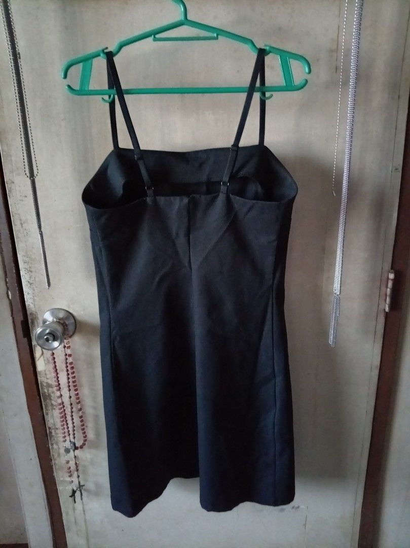 Black Spaghetti Strap Mini Dress (Category: Dresses) located in Quezon City. Submitted by chacha30.s (Listing ID 1466344818, Image 2). Description: - Color: Black - Style: Simple mini dress with straight neckline - Straps: Thin and adjustable - Length: Mid-thigh - Condition: Clean and ready to wear - Versatile wardrobe staple that matches everythin . Text me at 09277152134 . Buy na po kayo/Offer lang po kayooo.. . Bili na po/Bili na po kayo sa sh
