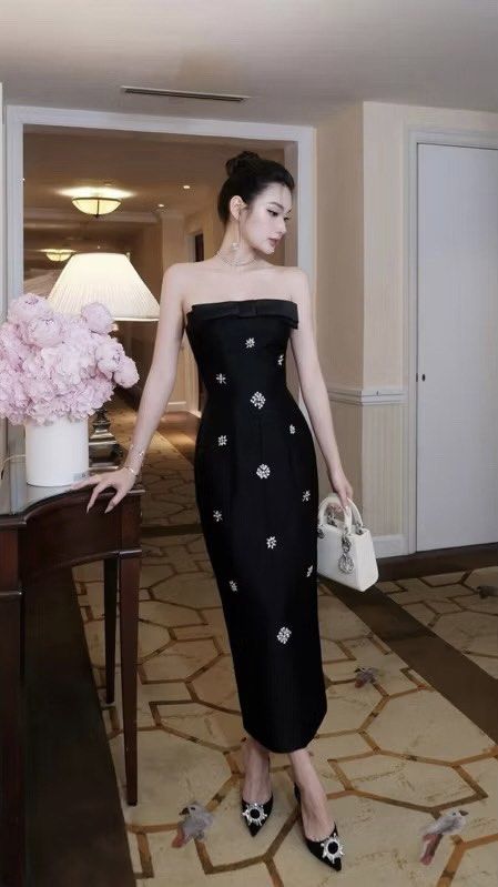 Black Vietnam dress (Category: Dresses) located in San Luis. Submitted by denii_milo (Listing ID 1466468231, Image 1). Description: Brandnew Vietnam dress Size medium on tag.