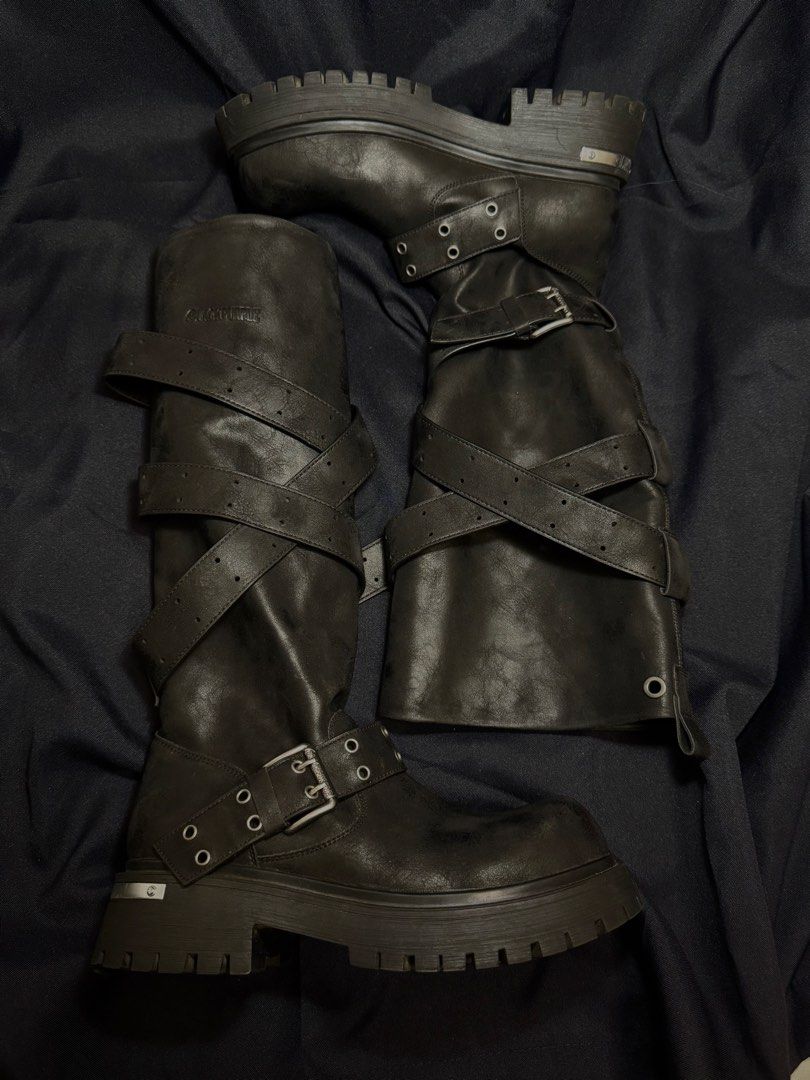 Blackpurple Brand Slouched Boots (Category: Boots) located in Manila. Submitted by ley_ahne (Listing ID 1466430741, Image 2). Description: From a korean brand originally for 16k php (shipping included) 240mm Foot length: 28cm Width: 11cm Ankle height: 11cm Heel height: 5cm Total boot height: 30.7cm RFS: wrong size😞 Price nego for sure buyers. Dm for more inquiries .