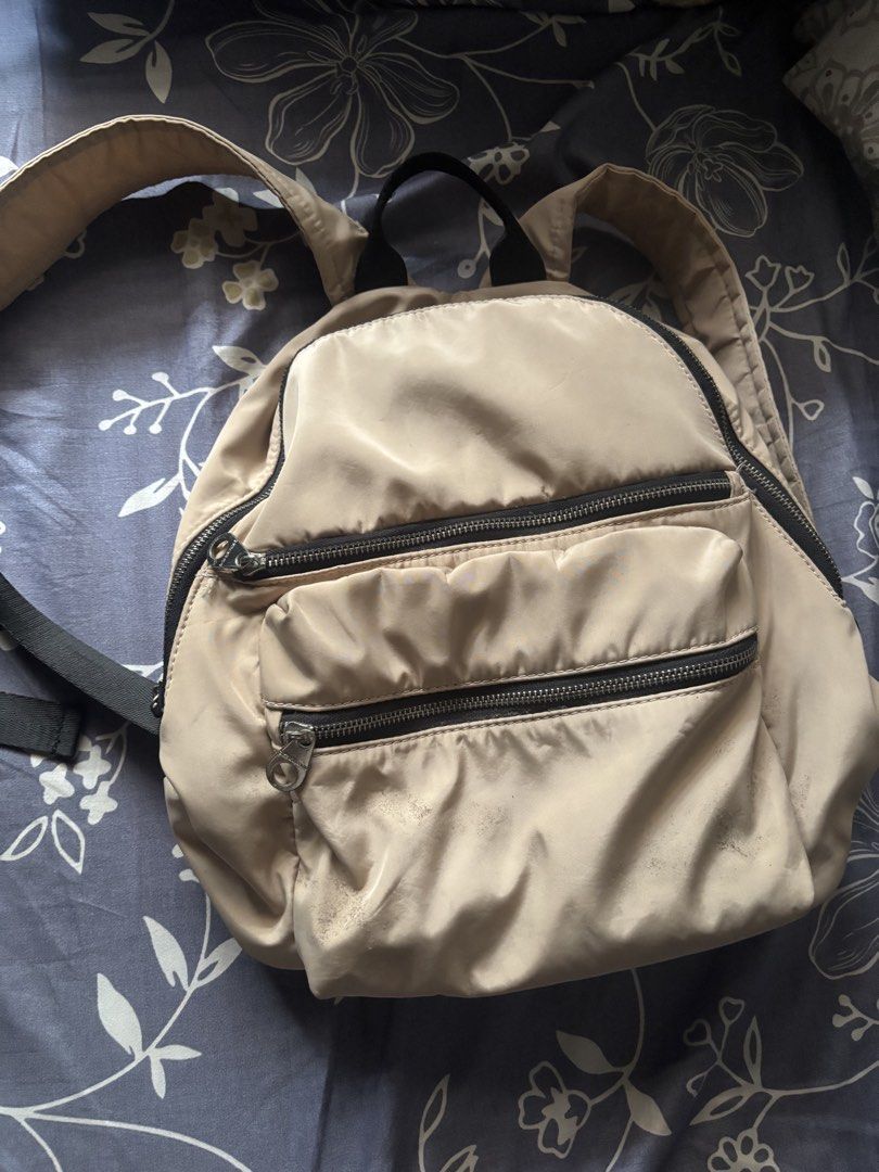 Blue Quilted Puffer Tote Bag (Category: Tote Bags) located in Manila. Submitted by yas__ (Listing ID 1466436761, Image 2). Description: - Blue tote bag - H&M Beige backpack - thrifted ysl shoulder bag - H&M furry black shoulder bag 200 each.