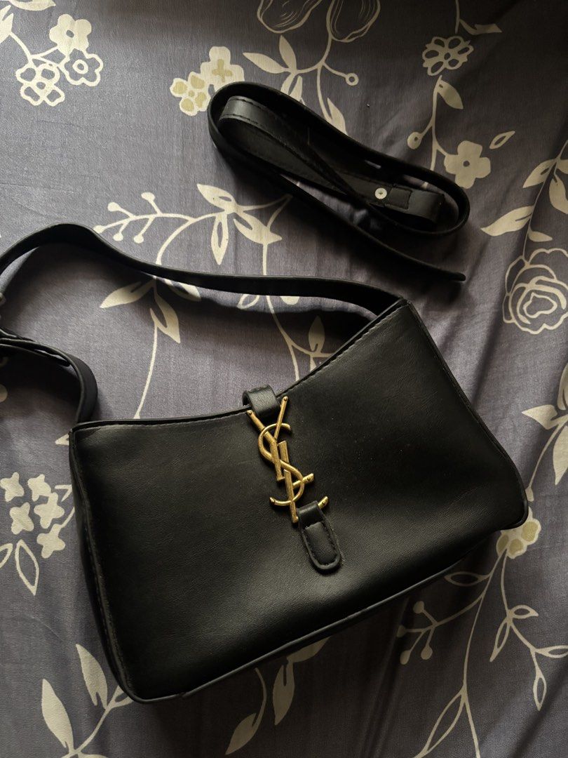 Blue Quilted Puffer Tote Bag (Category: Tote Bags) located in Manila. Submitted by yas__ (Listing ID 1466436761, Image 3). Description: - Blue tote bag - H&M Beige backpack - thrifted ysl shoulder bag - H&M furry black shoulder bag 200 each.
