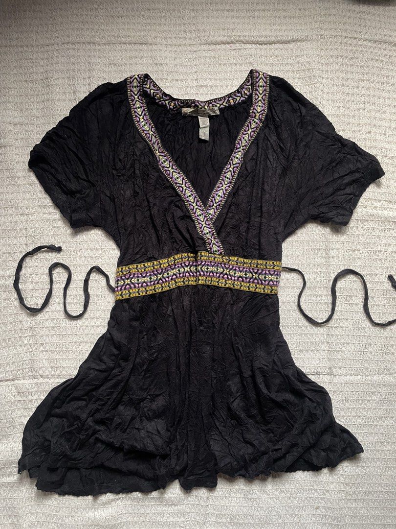 boho style short sleeve top (Category: Blouses) located in Meycauayan. Submitted by fae.trove (Listing ID 1466393134, Image 1). Description: .