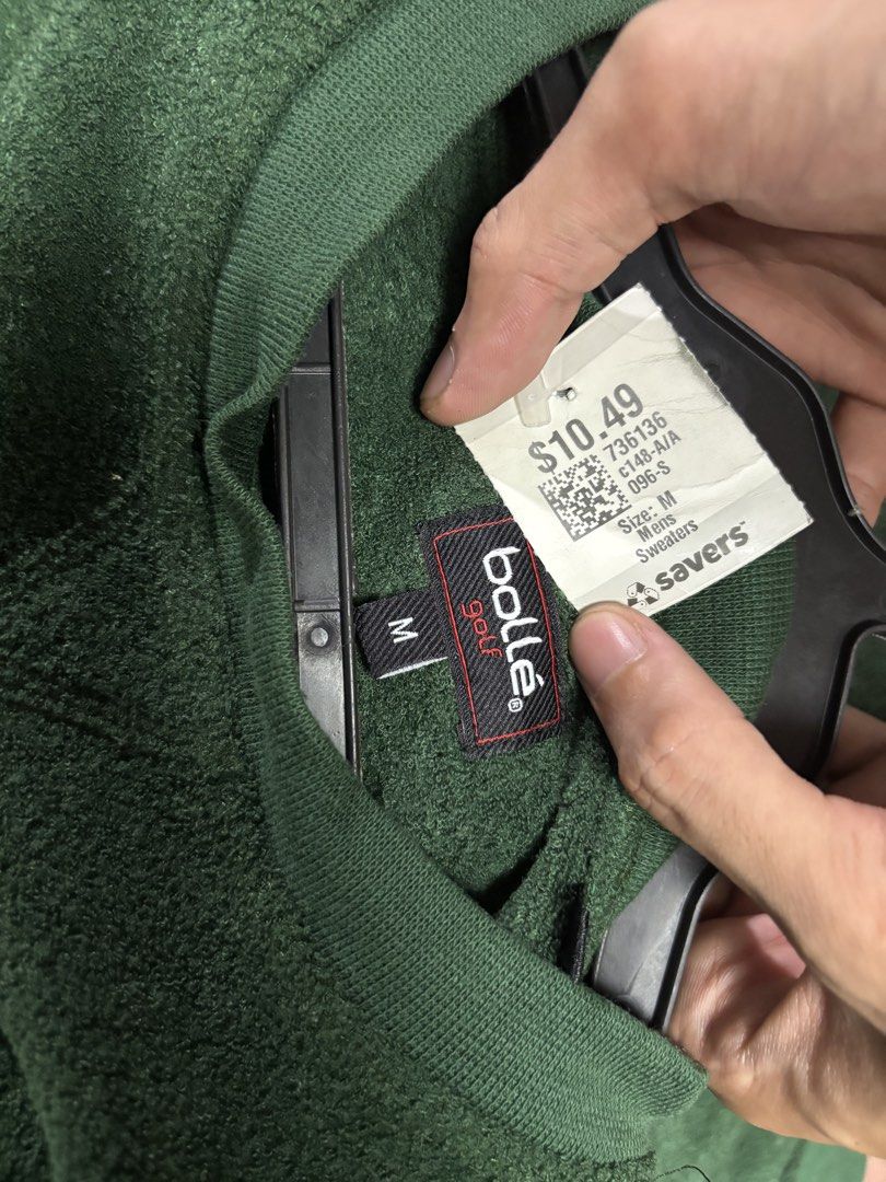 BOLLE sweat shirt (Category: Coats, Jackets and Outerwear) located in Pila. Submitted by isabelasthriftclothes (Listing ID 1466494689, Image 2). Description: .