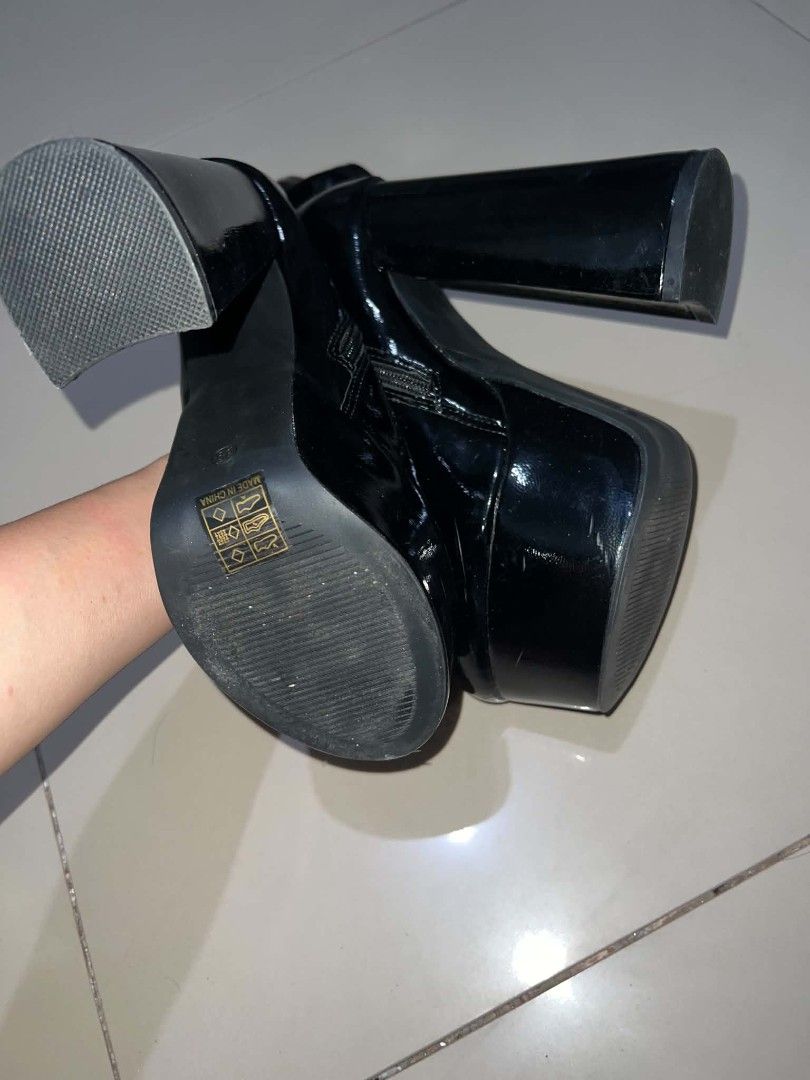 Boots (Category: Boots) located in Paranaque City. Submitted by xxgeorgia (Listing ID 1466561576, Image 3). Description: used once only size 39.