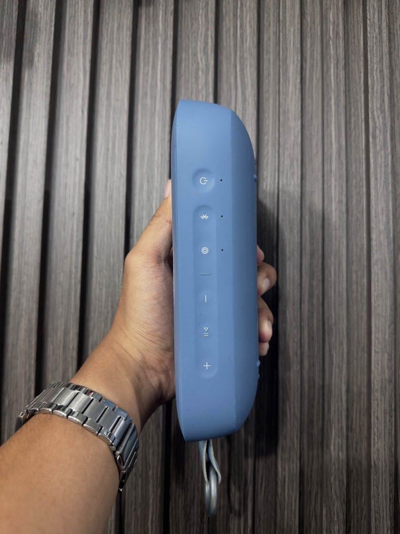 Bose SoundLink Flex Bluetooth Speaker Blue (Category: Soundbars, Speakers & Amplifiers) located in Mabitac. Submitted by jopaaayyy (Listing ID 1466474530, Image 3). Description: Selling my authentic BOSE SoundLink Flex 2 Bluetooth Speaker!! Condition: Used but still in good working condition. May small/minor dents lang sa body due to use, but these do not affect the performance or sound quality. Still produces clear and good-quality sound. Origin
