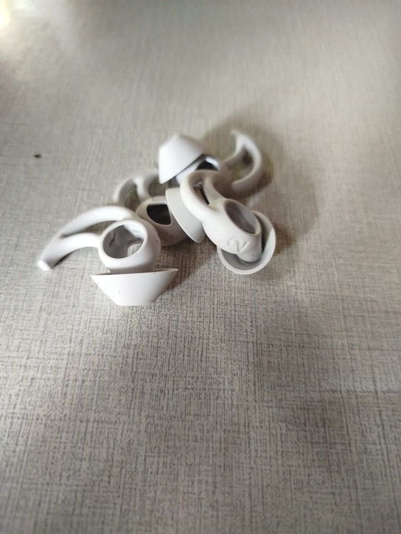 Bose Sport Earbuds Charging Case and Ear Tips (Category: Earphones) located in Cagayan de Oro. Submitted by zorro11041987 (Listing ID 1466392744, Image 1). Description: - Authentic Bose Sport Earbuds in clean white - Includes charging case for power on the go - Comes with multiple replacement ear tips for a secure fit - USB-C charging capability - Solid sound quality, perfect for workouts and daily listening - Fully functional and in great workin