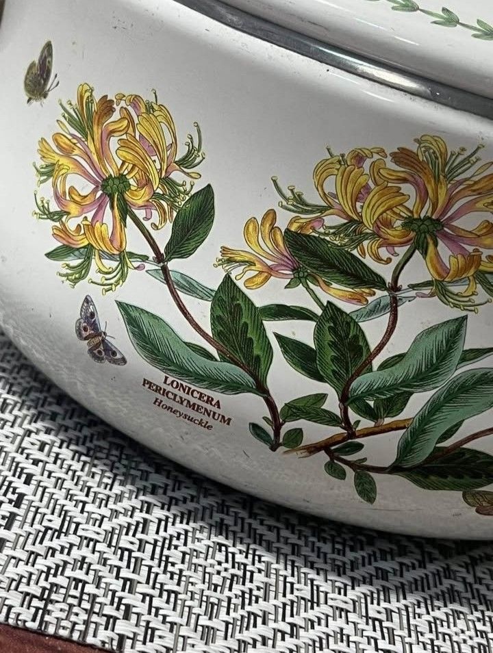 Botanic Garden Enamel Casserole (Category: Cookware & Accessories) located in Liloan. Submitted by ppemarey17525 (Listing ID 1466430699, Image 2). Description: .