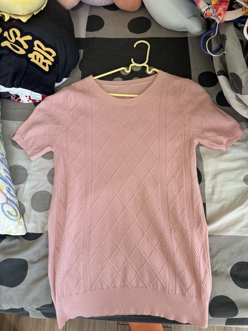 Branded and unbranded kids clothes (Category: Blouses) located in Manila. Submitted by silentfire.54ea36 (Listing ID 1466359875, Image 1). Description: 25 unbranded 50 branded.