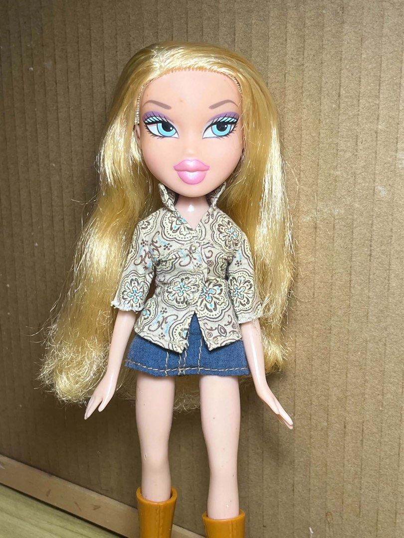 BRATZ Cloe (Category: Figurines & Statues) located in Manila. Submitted by preciouspaycana (Listing ID 1466384960, Image 2). Description: Location: Daet, Camarines Norte, Bicol Region Mode of payment: Gcash Courier: JNT only and the buyer will shoulder the SF.
