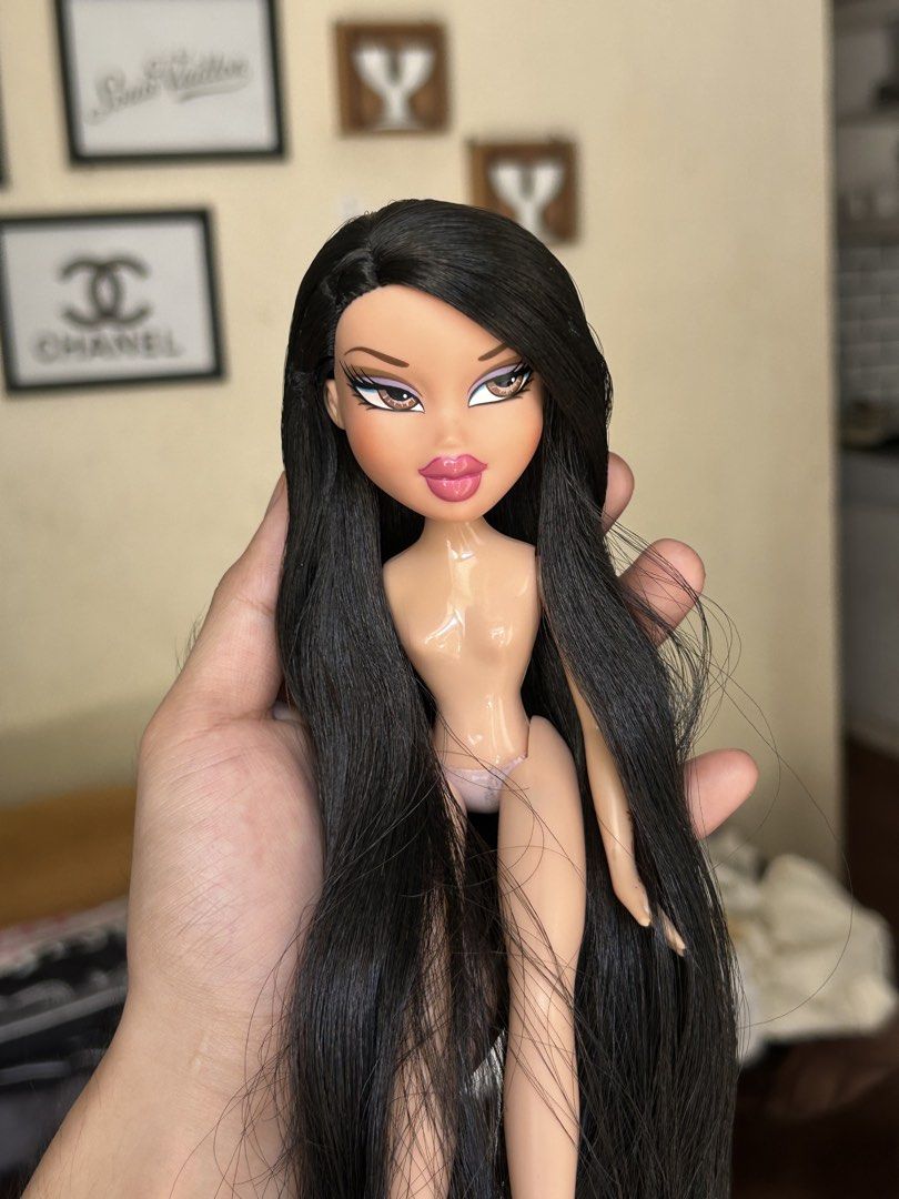 Bratz repaitned (Category: Kids Toys) located in Manila. Submitted by buri_cat (Listing ID 1466474723, Image 2). Description: Gm based. For trade Lf tennis vinessa Body has flaws.