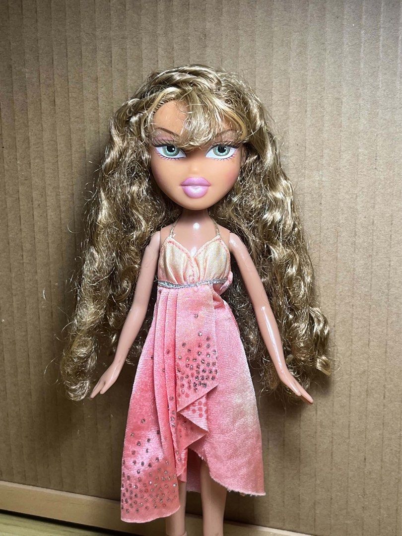 BRATZ Sasha Costume Party (Category: Figurines & Statues) located in Manila. Submitted by preciouspaycana (Listing ID 1466383069, Image 2). Description: Location: Daet, Camarines Norte, Bicol Region Mode of payment: Gcash Courier: Unt only and the buyer will shoulder the SF.