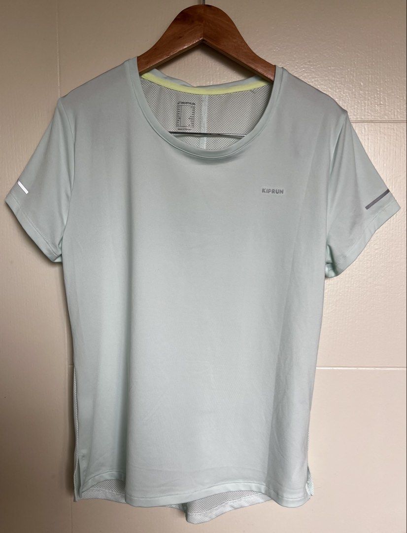 Breathable Running T-Shirt (Category: Activewear) located in Pasig City. Submitted by jsyrgt (Listing ID 1466352467, Image 3). Description: Condition: 10/10 (Brand New without tag) From Decathlon: •Featuring a loose cut that’s slightly longer back at the back, it’ll make you feel totally at ease when running. •Micro-perforated back for perfect ventilation. It’ll soon become your best ally. •Designed for running in warm weather, this T-shirt is pe