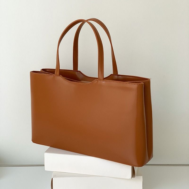 Briefcase Bag (Category: Briefcases) located in Quezon City. Submitted by evea_08fashion (Listing ID 1466369075, Image 1). Description: .