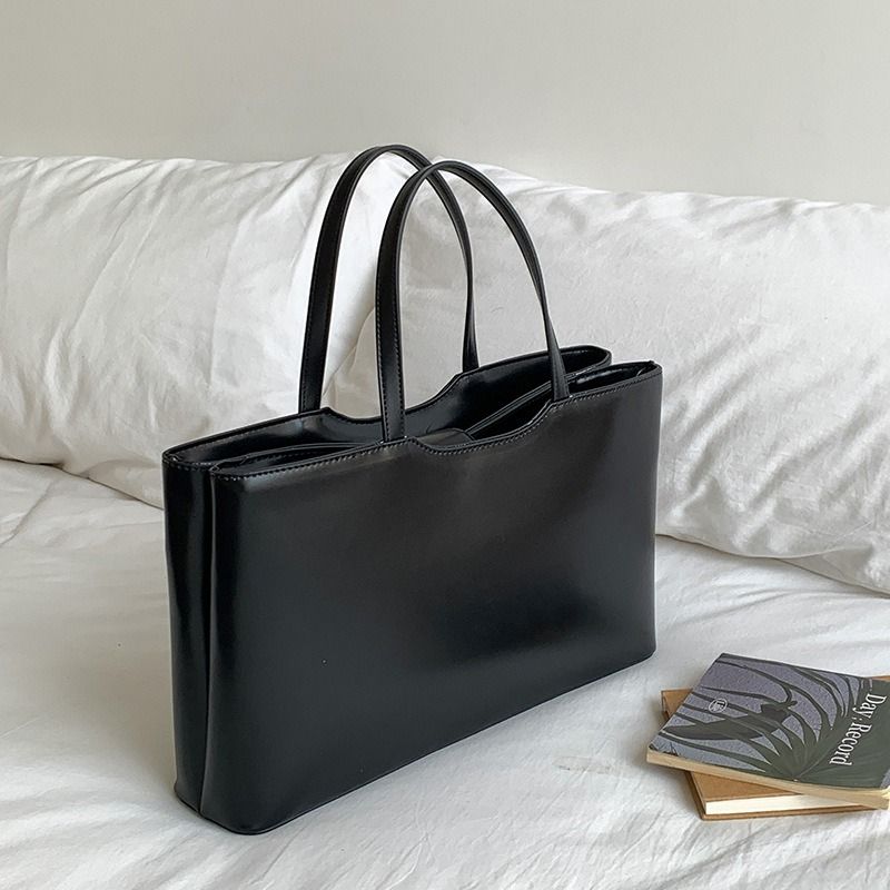 Briefcase Bag (Category: Briefcases) located in Quezon City. Submitted by evea_08fashion (Listing ID 1466369075, Image 3). Description: .
