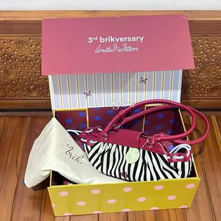 (Category: ) located in . Submitted by loved.shopping (Listing ID 1466452585, Image 1). Description: .