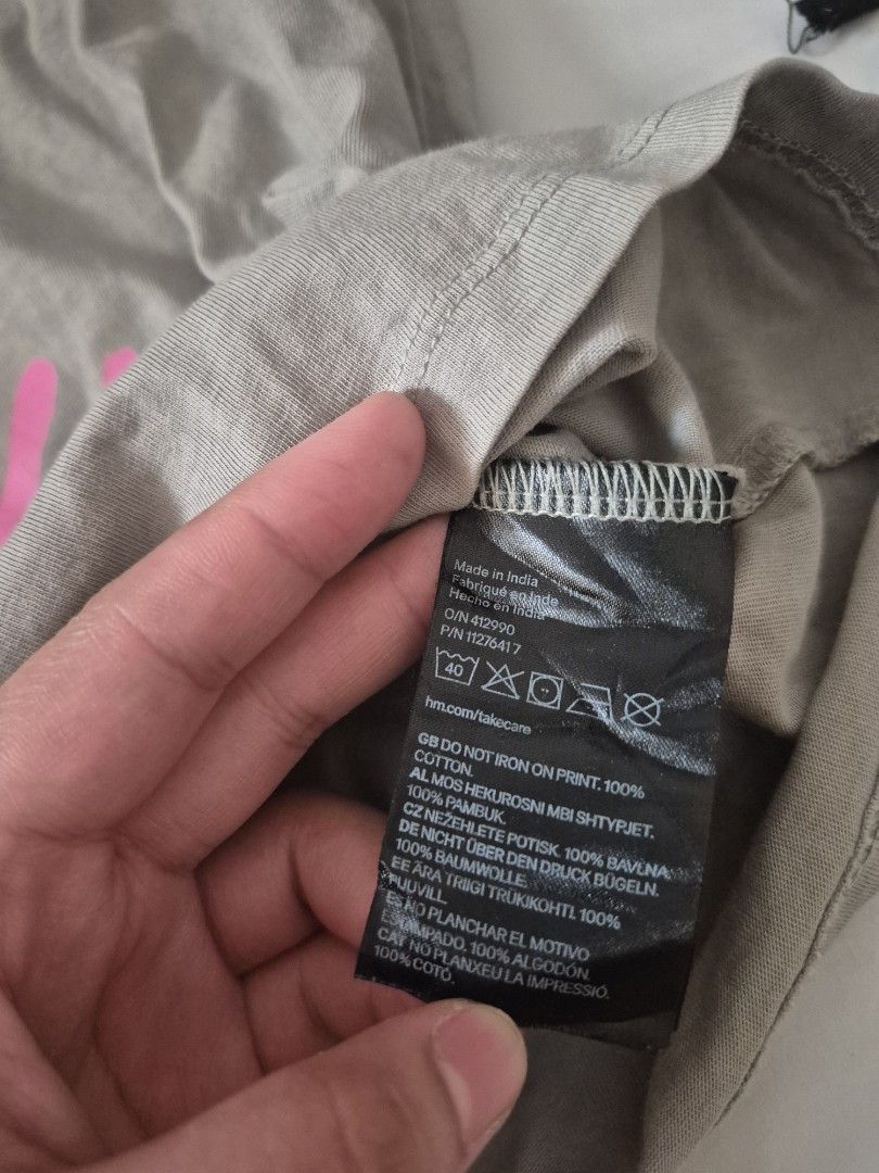 Britney Spears oversized shirt (Category: Shirts) located in Calamba. Submitted by bb.lace (Listing ID 1466261361, Image 3). Description: may almost unnoticeable flaw sa likod, discoloration spot see last 2 pictures.