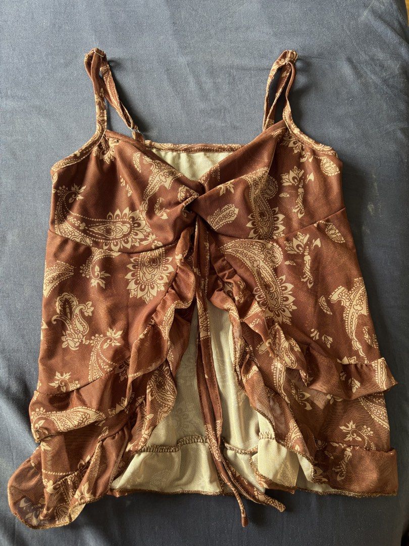 Brown Butterfly Mesh Top (Category: Others Tops) located in Pasay City. Submitted by lovedby.mmm (Listing ID 1466395011, Image 2). Description: ۶ৎ brand new, never used ۶ৎ soft fabric · · ─ ·ʚɞ· ─ · · ۶ৎ mop: gcash ۶ৎ mod: same day delivery (lalamove/grab) tags: brandy melville isa the label phia the label edikted shushi clothing hollister h&m miu the label princess polly coquette coastal clean girl skims hollister pink subdued linen peplum navy 