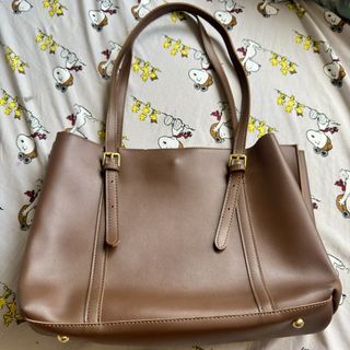 (Category: ) located in . Submitted by preloved_n_reloved (Listing ID 1466413662, Image 1). Description: .