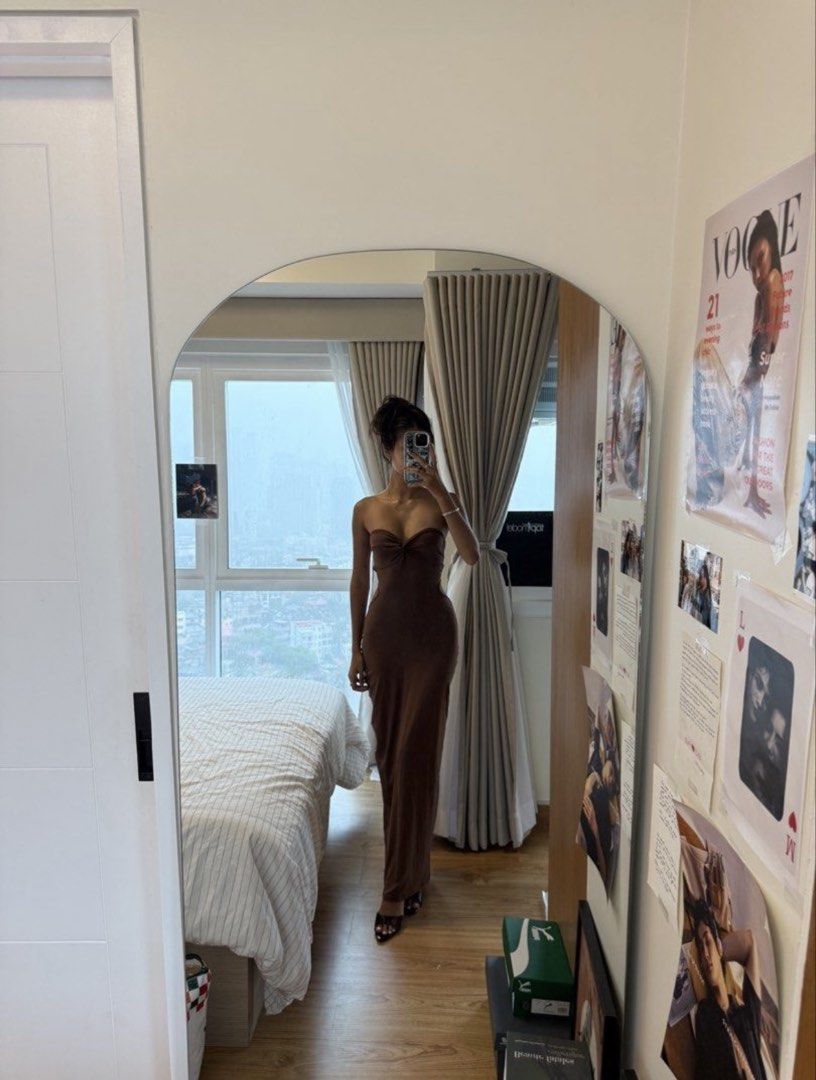 Brown Strapless Backless Maxi Dress (Category: Dresses) located in Quezon City. Submitted by japfoodl0ver (Listing ID 1466439622, Image 1). Description: - fits xs to s (adjustable in the back) - bought from another carouseller, pics are from her - used once - price is firm.