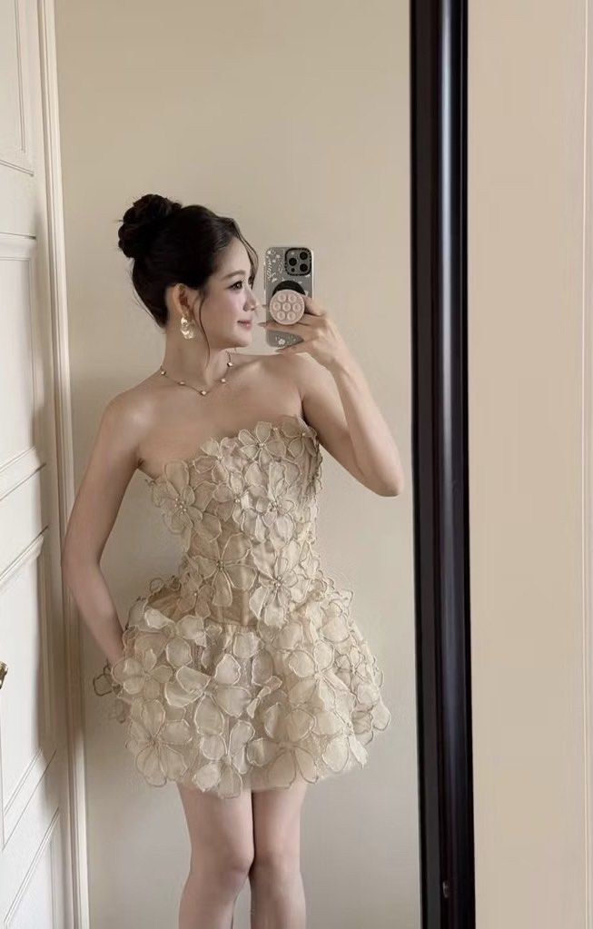 Brown vietnam dress (Category: Dresses) located in San Luis. Submitted by denii_milo (Listing ID 1466376174, Image 1). Description: Brandnew Vietnam Dress Size Small.