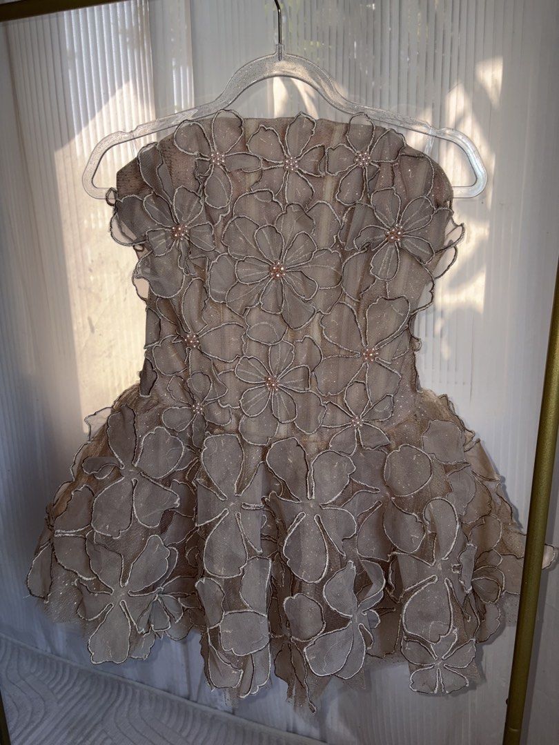 Brown vietnam dress (Category: Dresses) located in San Luis. Submitted by denii_milo (Listing ID 1466376174, Image 2). Description: Brandnew Vietnam Dress Size Small.