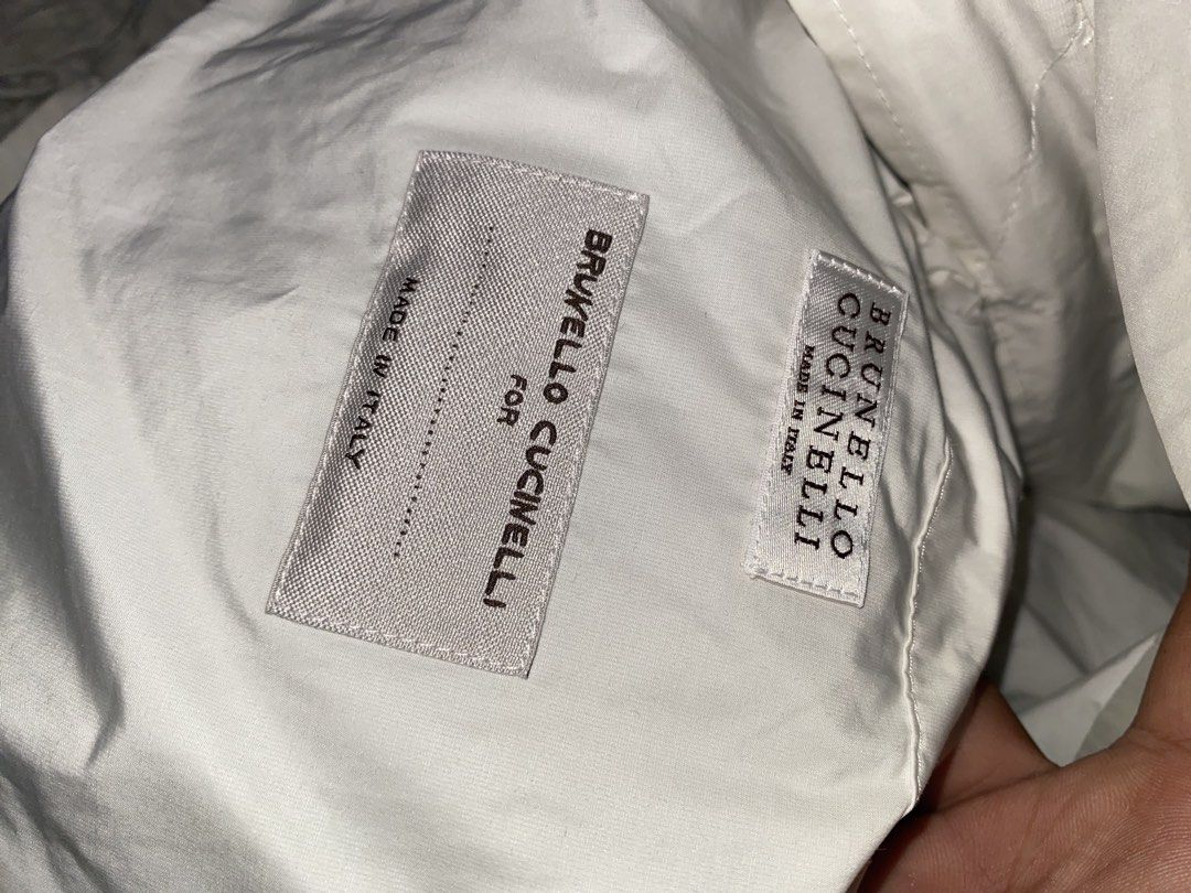 BRUNELLO CUCINELLI (Category: Luxury Apparel) located in Lantawan. Submitted by alfhadzrie23687 (Listing ID 1466506675, Image 2). Description: BRUNELLO CUCINELLI 32/31.