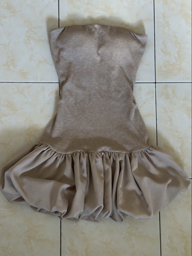 bubble mini dress (Category: Dresses) located in Taguig. Submitted by andslovematcha (Listing ID 1466422084, Image 2). Description: haven’t been used ! no issues alr padded.