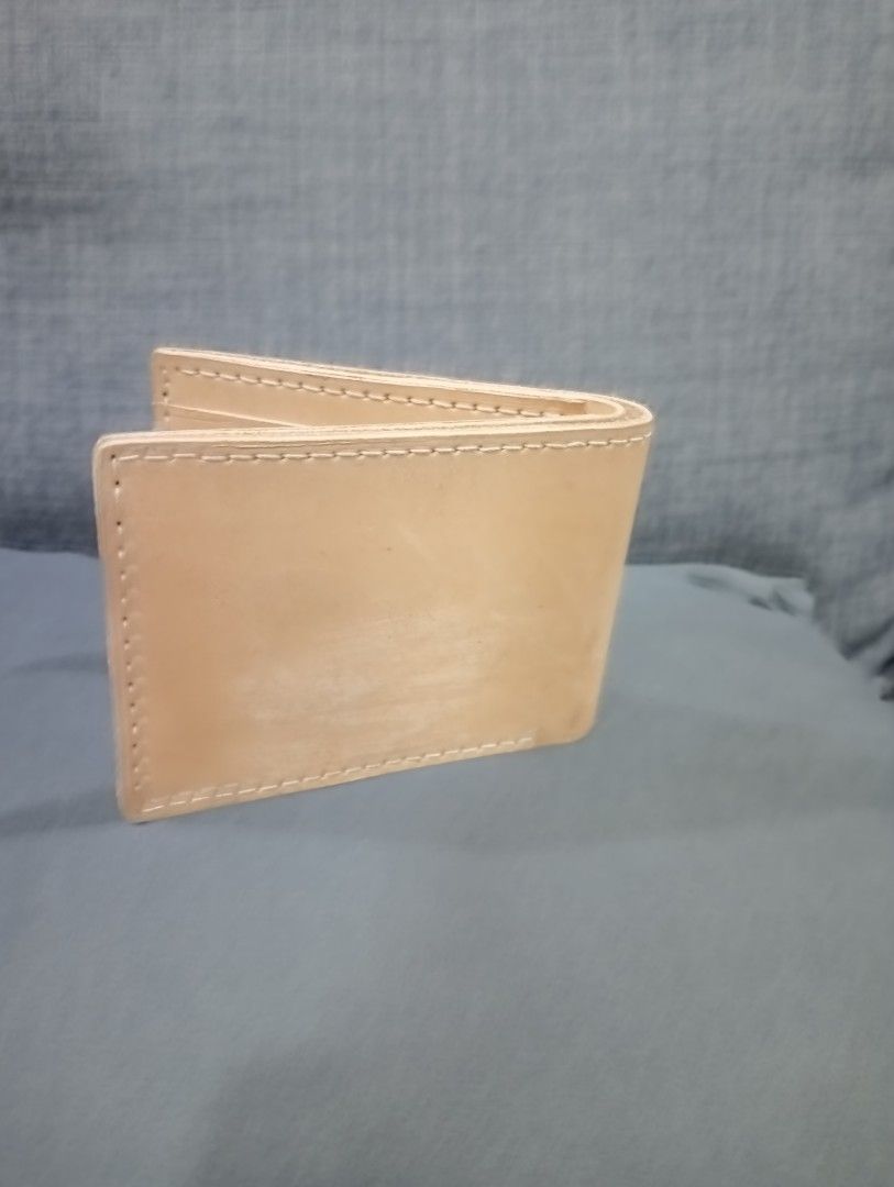 Bundle Handmade Leather Bifold Wallet Card Holder (Category: Wallets & Card Holders) located in Hermosa. Submitted by chic2315 (Listing ID 1466490453, Image 3). Description: Bundle bifold leather wallet. Both comes with a box. Handmade and local made. Pamigay sale. LAST PRICE POSTED. Mura na po yan for the quality since totoong balat/leather po both wallet. Decluttering .