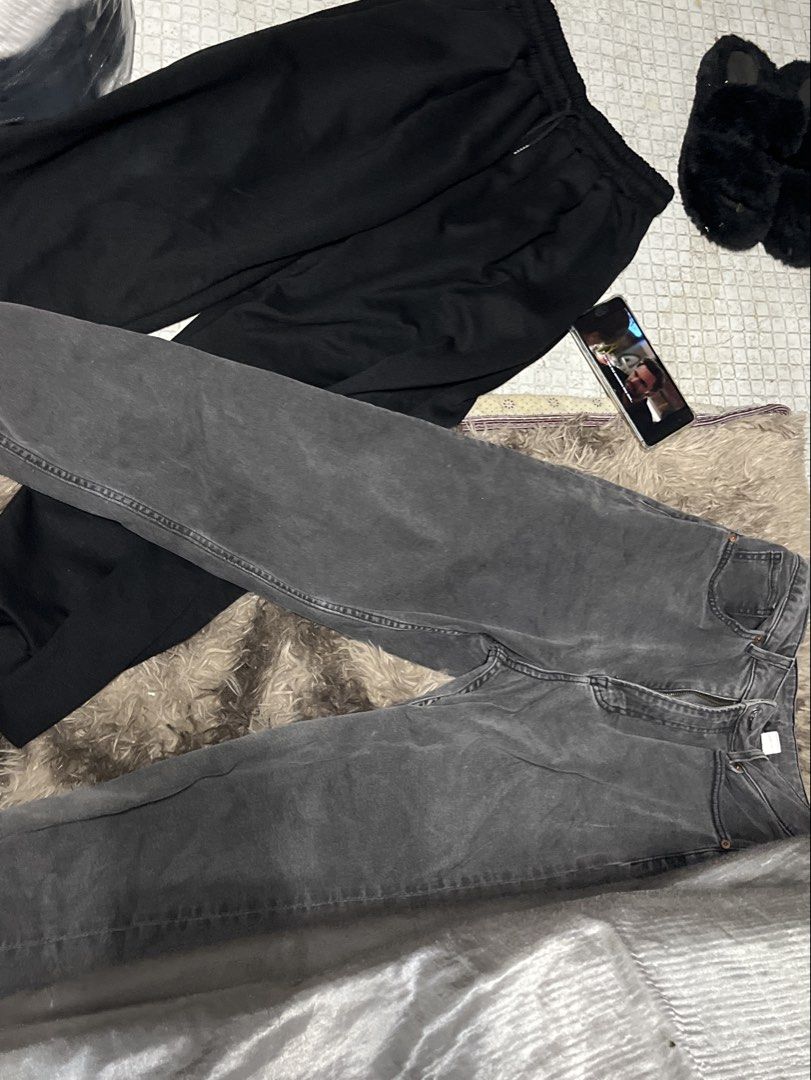 Bundle H&m Grey Denim Jeans Pant with Care Label (Category: Jeans) located in Binan City. Submitted by xo.declutters (Listing ID 1466526036, Image 1). Description: - Color: Solid grey, versatile for casual daily wear - Material: Premium cotton and elastane blend for stretch and comfort - Closure: Classic button fly construction - Details: Reinforced belt loops for extra durability - Care: Standard fabric care instructions on inner tags.