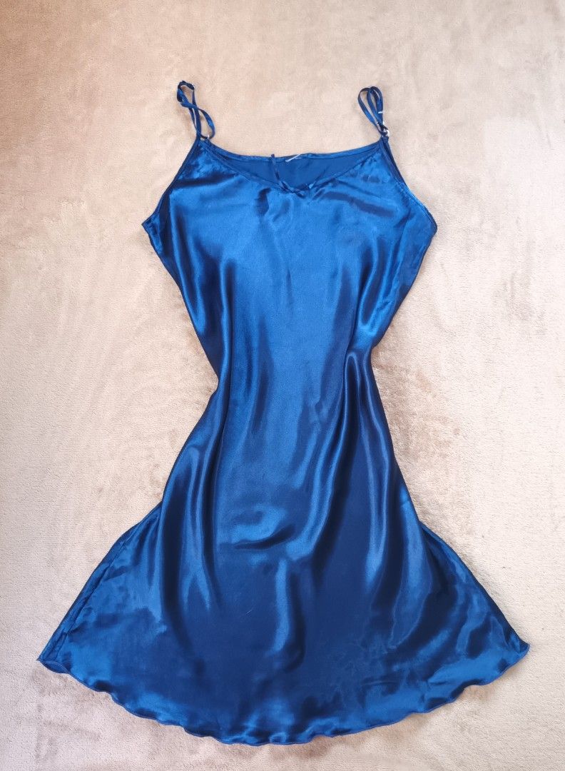 Bundle Satin Night Dresses (Category: Evening dresses & gowns) located in Naga. Submitted by pawikann (Listing ID 1466491043, Image 2). Description: XS-M.
