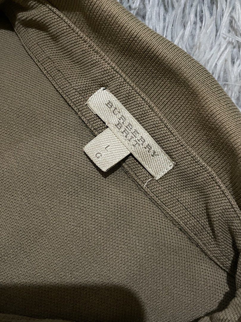 Burberry (Category: Tshirts & Polo Shirts ) located in Manila. Submitted by khen23_408 (Listing ID 1466464304, Image 3). Description: .