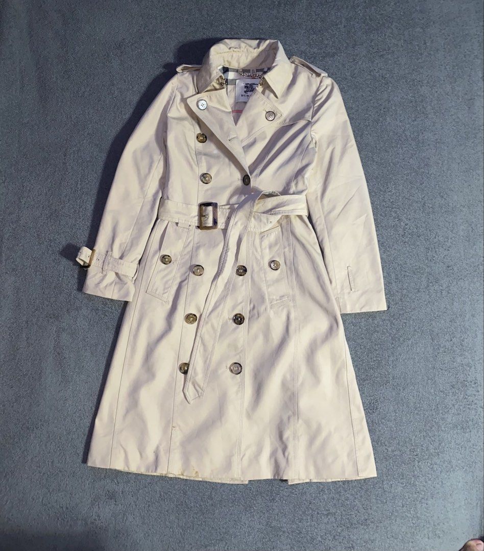 Burberry London Trench coat (Category: Coats, Jackets and Outerwear) located in Cebu City. Submitted by arcane_thrift (Listing ID 1466465748, Image 1). Description: .