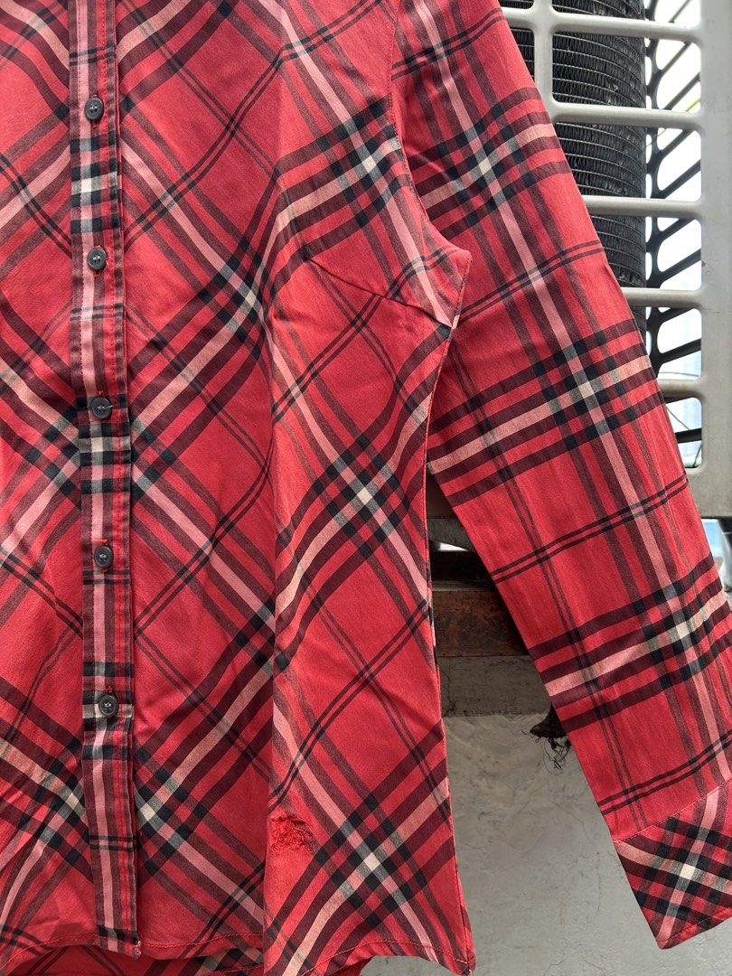 Burberry Longsleeve Button Down (Category: Longsleeves) located in Manila. Submitted by zerowasteco. (Listing ID 1466372073, Image 3). Description: -As new condition -10/10 Color rate -Dimes:L26xW18 -No issue Dm for more info!.