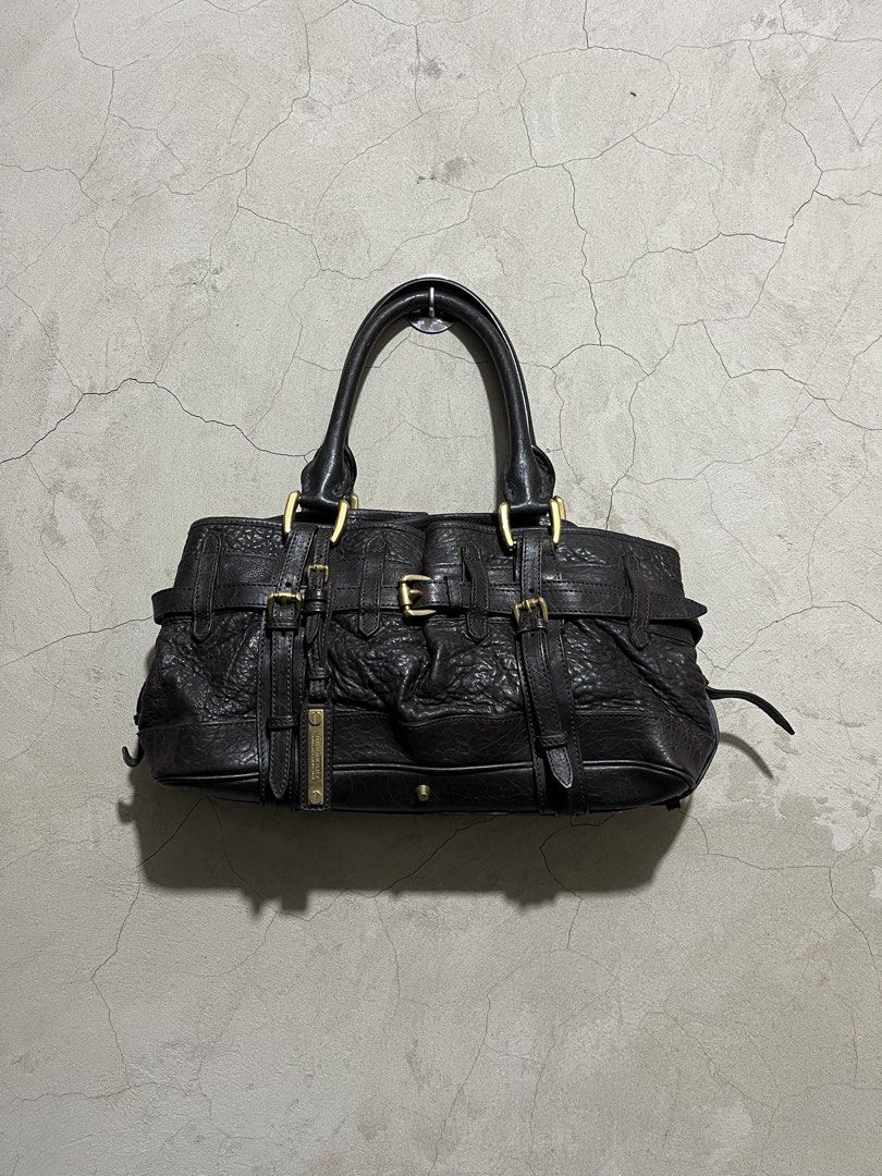 BURBERRY Rowan Satchel (Category: Luxury Bags & Wallets) located in Cagayan de Oro. Submitted by vintagevvvictim (Listing ID 1466473215, Image 1). Description: very good condition pls see detailed pics for condition.