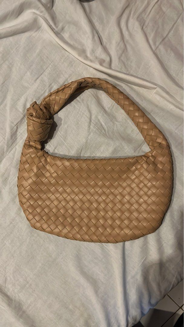 BV Jodie Small (Category: Luxury Bags & Wallets) located in Manila. Submitted by cool.closetfinds (Listing ID 1466483553, Image 1). Description: dm for price and more pics !!.