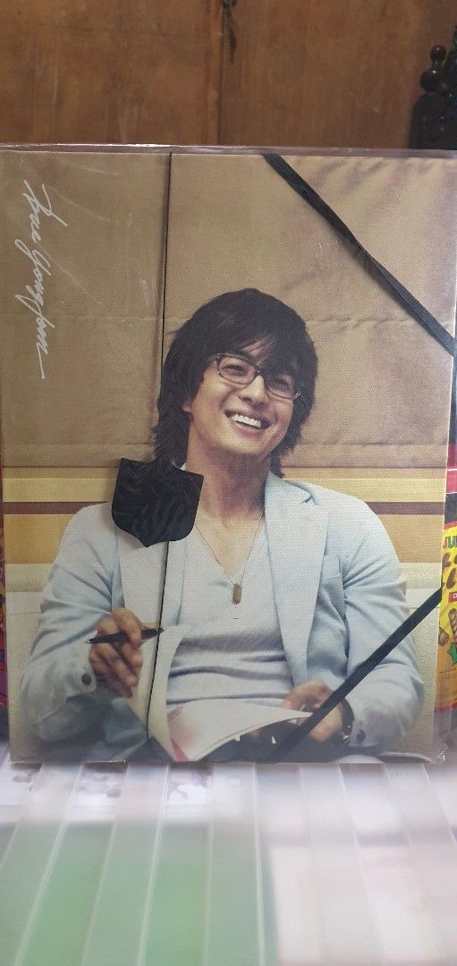 BYJ Collection Vol.1 Bae Yong-joon folder (Category: K-Wave Merchandise) located in Quezon City. Submitted by collectionneursonline88 (Listing ID 1466466185, Image 1). Description: 🔄 Meetups Balintawak Camachile 7/11 Quezon City 🛵 Shipping : - Lalamove ( except Provincial) - Flash Express - GogoExpress - LBC 📥 Payment : cash on meetups Gcash.
