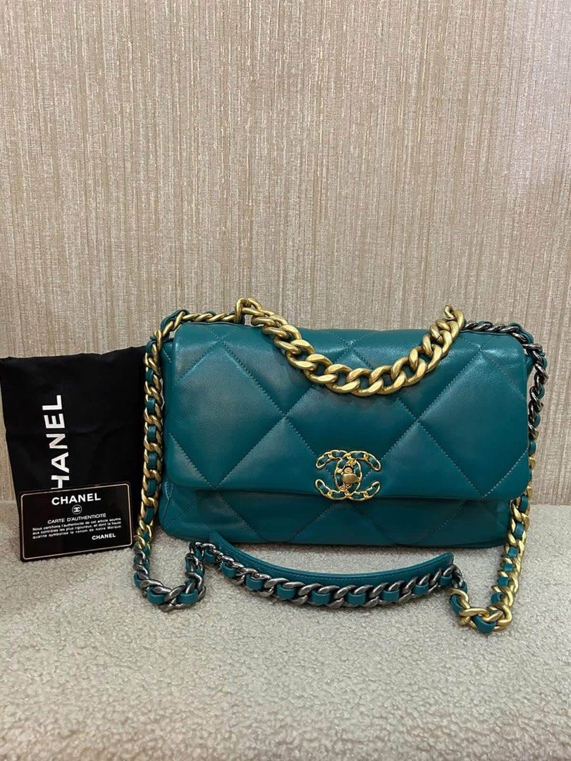 C H A N E L 19 Large Bag (Category: Luxury Bags & Wallets) located in Manila. Submitted by bagislifeshop (Listing ID 1466445699, Image 1). Description: ▪️C H A N E L 19 Large Bag▪️ ☑️ Available in Pampanga ✅Series 30 ✅Condition: 9/10 ✅Material: Lambskin ✅Colour: Dark teal ✅Inclusions: dustbag, authenticity card and hologram intact .