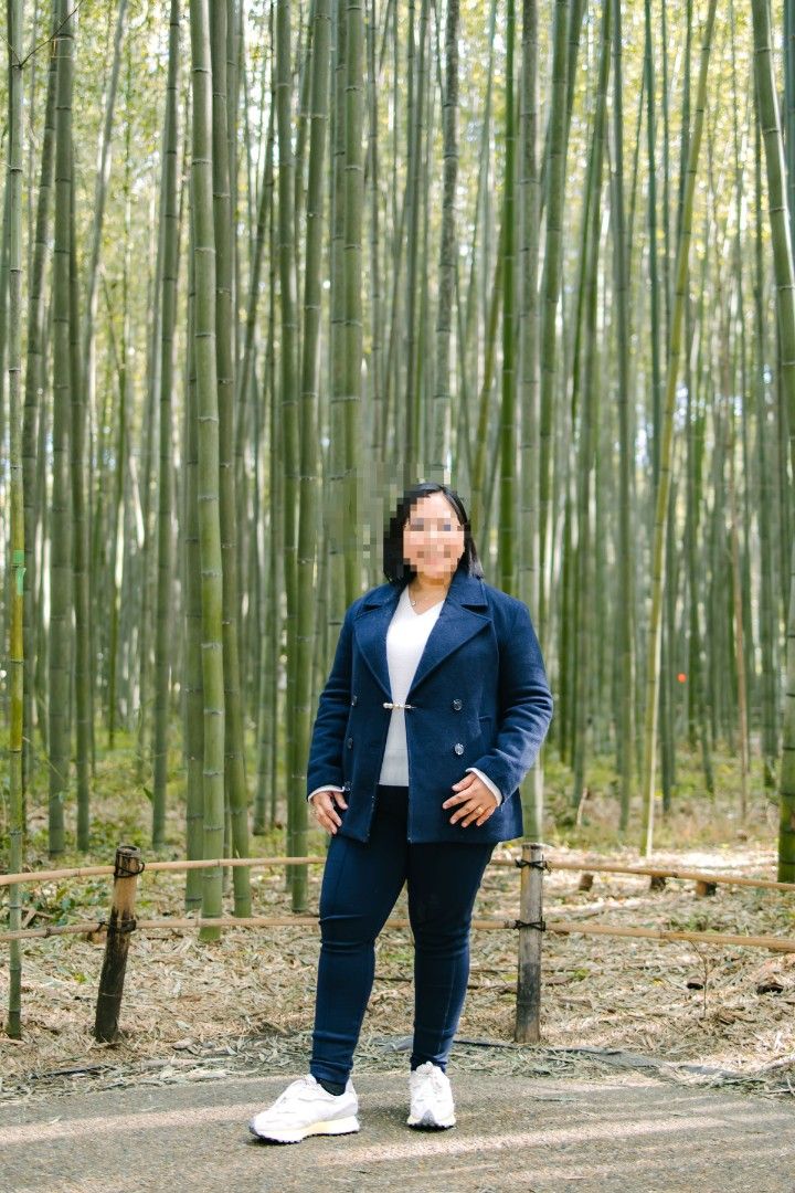 Calliope Navy Blue Wool Blend Peacoat Jacket Size L (Category: Coats, Jackets and Outerwear) located in Paranaque City. Submitted by poandamum (Listing ID 1466352687, Image 1). Description: - Brand/Model: Calliope dark navy blue peacoat - Size: L - Closure & Collar: Double-breasted button closure with notched lapel - Pockets: Two front welt pockets - Material & Interior: Clean wool blend with structured shoulders and fully lined interior - Style/
