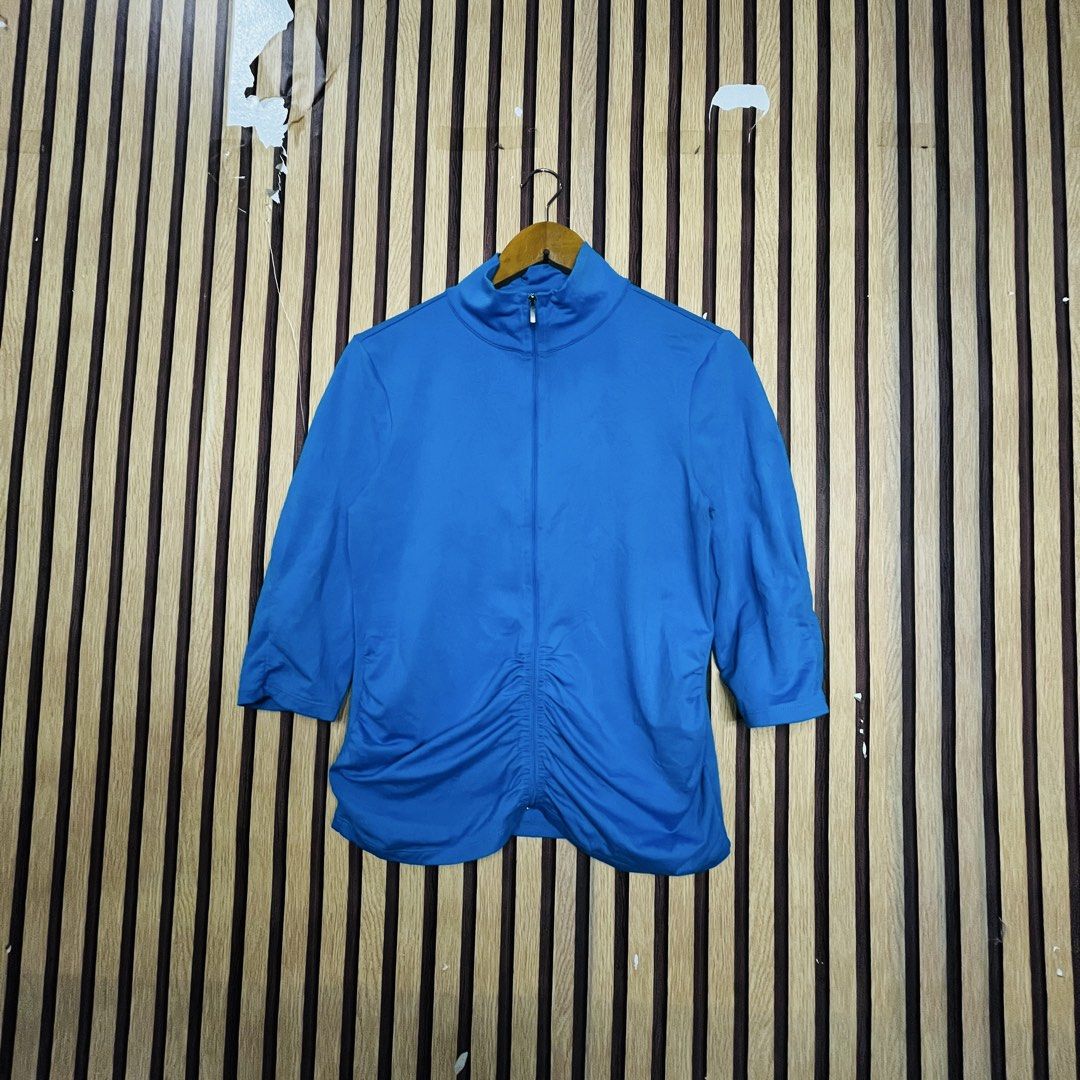 CALVIN KLEIN BLUE LARGE 19x24 (Category: Coats, Jackets and Outerwear) located in Dasmarinas. Submitted by yg_supplies (Listing ID 1466414252, Image 1). Description: CALVIN KLEIN BLUE LARGE 19x24.