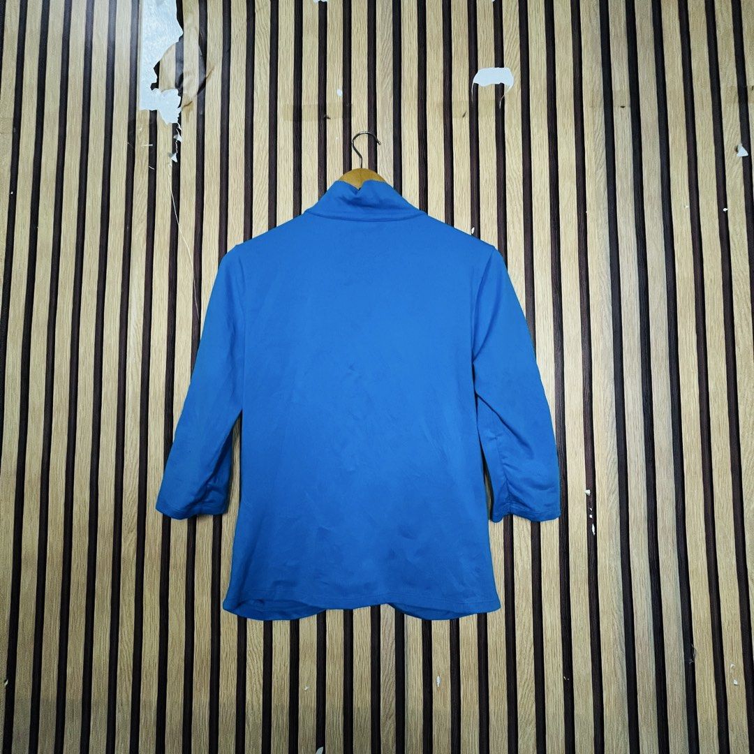 CALVIN KLEIN BLUE LARGE 19x24 (Category: Coats, Jackets and Outerwear) located in Dasmarinas. Submitted by yg_supplies (Listing ID 1466414252, Image 2). Description: CALVIN KLEIN BLUE LARGE 19x24.