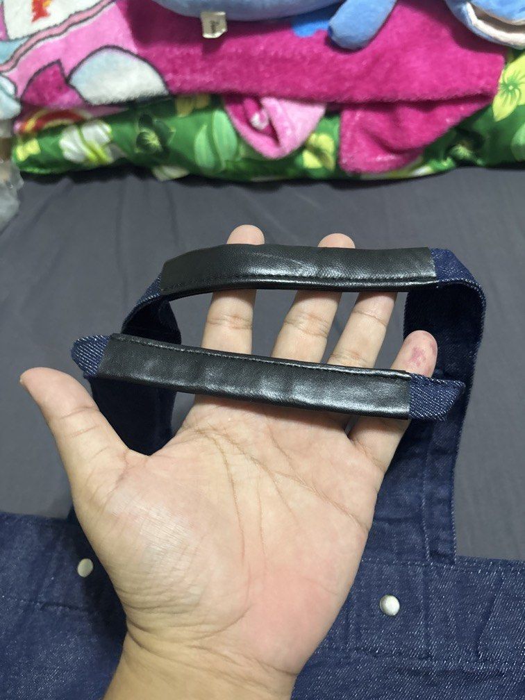 Calvin Klein Denim Tote Bag (Category: Tote Bags) located in Cavite. Submitted by owsssss (Listing ID 1466471533, Image 3). Description: .