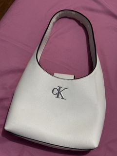 (Category: ) located in . Submitted by authentic_preloved_by_elca (Listing ID 1466450286, Image 1). Description: .