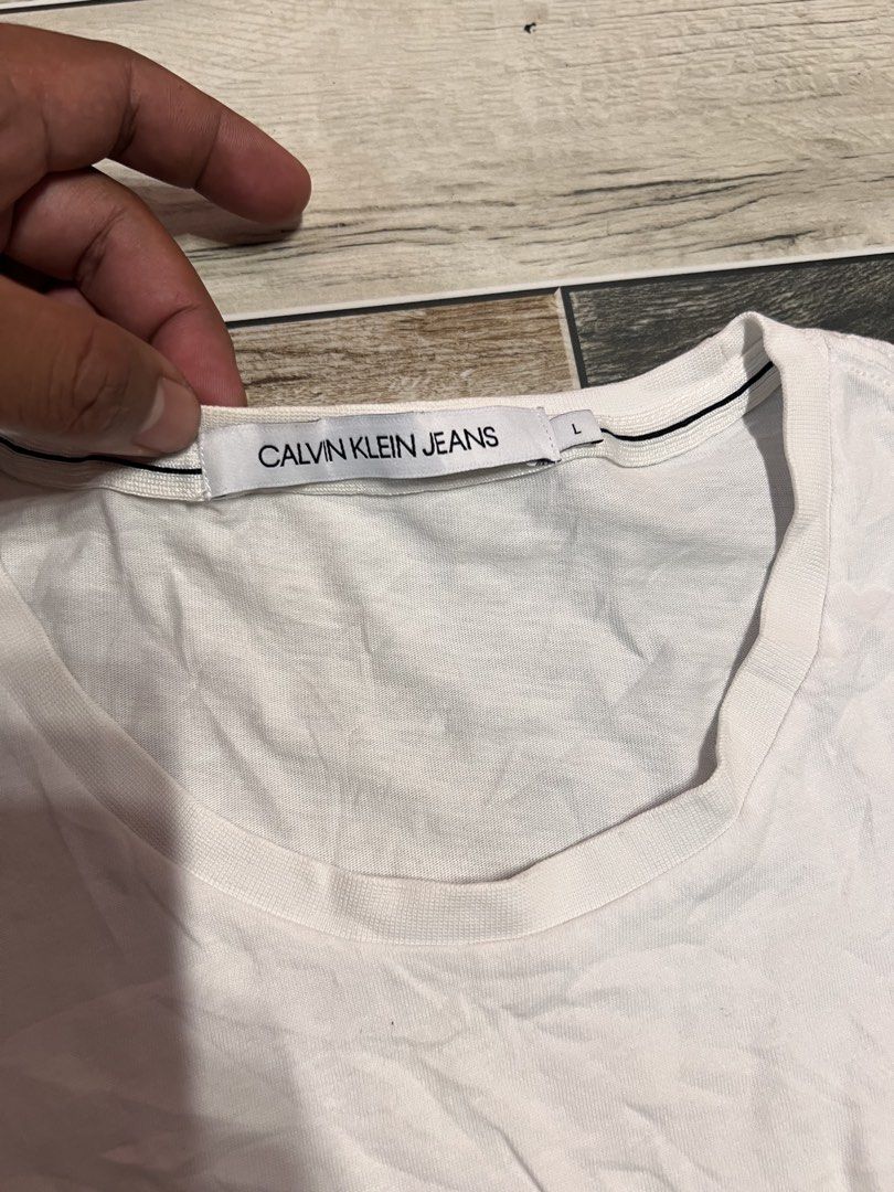 Calvin klein shirt (Category: Tshirts & Polo Shirts ) located in Silay City. Submitted by jeffreyxsummer (Listing ID 1466459522, Image 2). Description: See photo for more details.